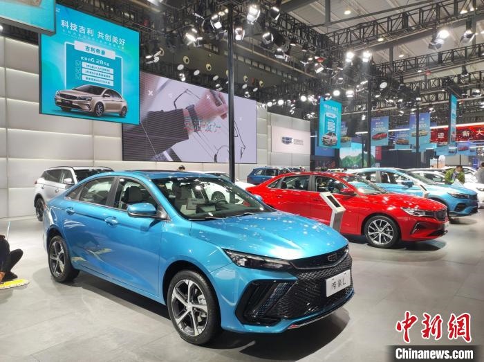 長沙國際車展上展出的汽車。　唐小晴 攝