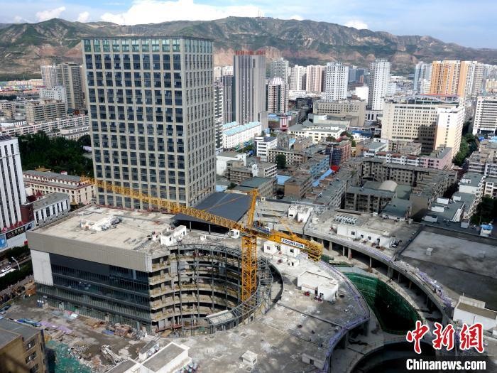 資料圖：城中區(qū)某商品住宅樓。 孫睿 攝