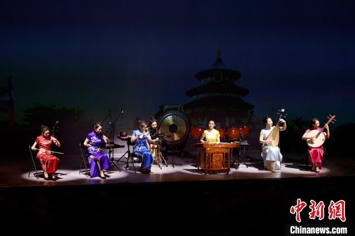 6日，“相約北京”奧林匹克文化節(jié)暨第22屆“相約北京”國際藝術(shù)節(jié)在京開幕?！?lt;a target='_blank' href='/'>中新社</a>記者 富田 攝