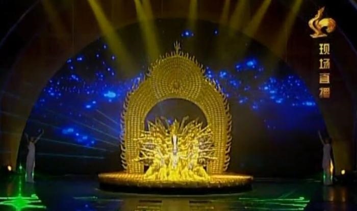 圖片來(lái)源:《千手觀音》視頻截圖 圖片來(lái)源:《千手觀音》視頻截圖