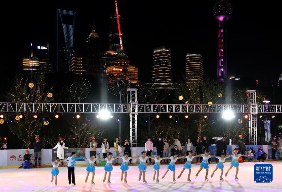 (新華全媒頭條·圖文互動)(2)愿景照進現(xiàn)實 共赴冰雪之約——“帶動三億人參與冰雪運動”掃描