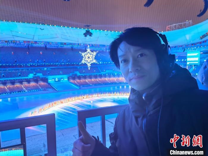 張文海在“鳥巢”內(nèi)?！埼暮?供圖