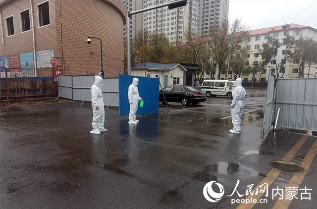 東瓦窯市場有序恢復(fù)開放。賽罕區(qū)融媒體中心供圖