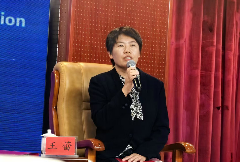 王蕾.jpg