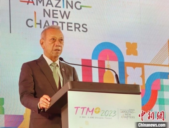 泰國旅游及體育部部長皮帕在開幕式上致辭。 趙婧楠 攝