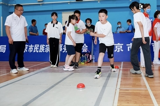 冰蹴球比賽場景。賽事主辦方供圖