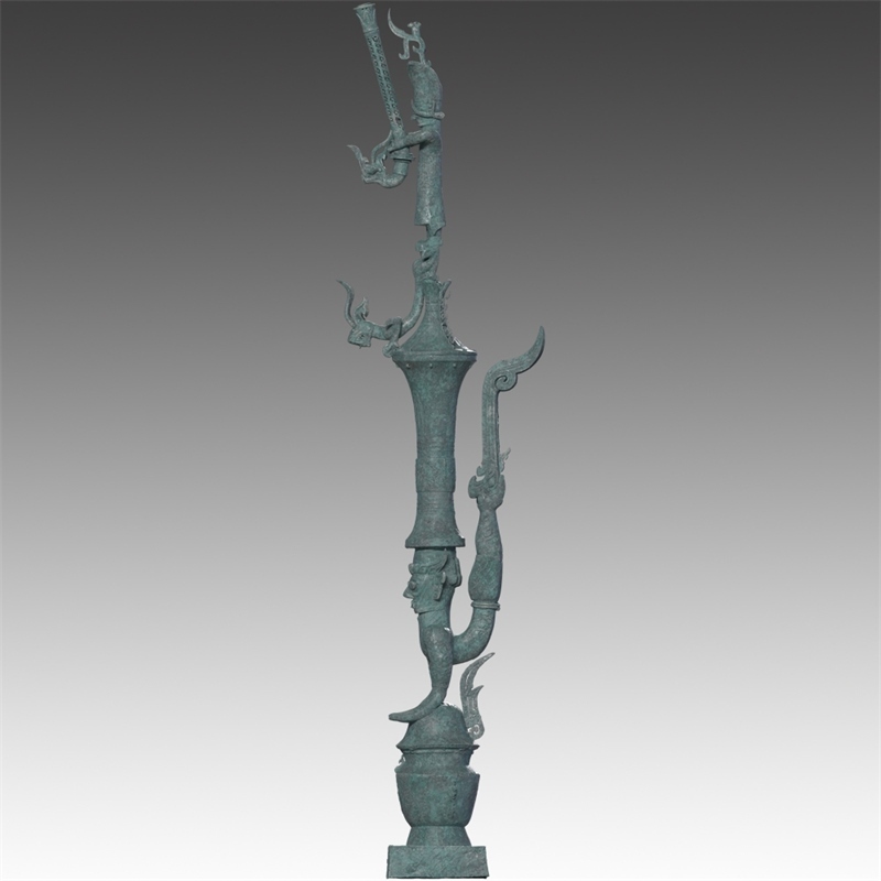 銅罍座倒立鳥(niǎo)足頂尊神像。四川省文物考古研究院供圖