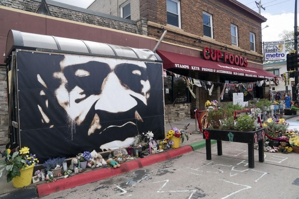 這是2022年5月22日在美國明尼蘇達(dá)州明尼阿波利斯市拍攝的弗洛伊德廣場(chǎng)。新華社記者劉杰攝