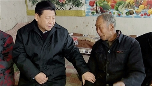 △2012年12月30日，習(xí)近平總書記來到河北省阜平縣龍泉關(guān)鎮(zhèn)顧家臺村看望困難群眾。