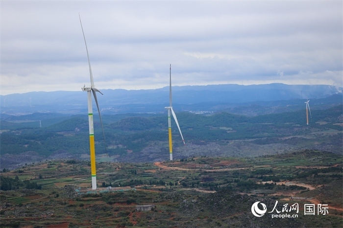 位于云南省曲靖市富源縣的富源西風電基地。（人民網(wǎng) 李發(fā)興攝）