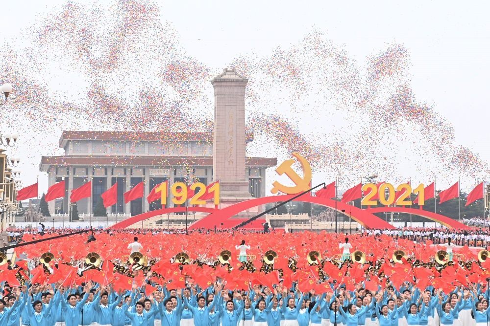 2021年7月1日上午，慶祝中國共產(chǎn)黨成立100周年大會在北京天安門廣場隆重舉行。這是慶祝大會現(xiàn)場放飛氣球。新華社記者 李尕 攝