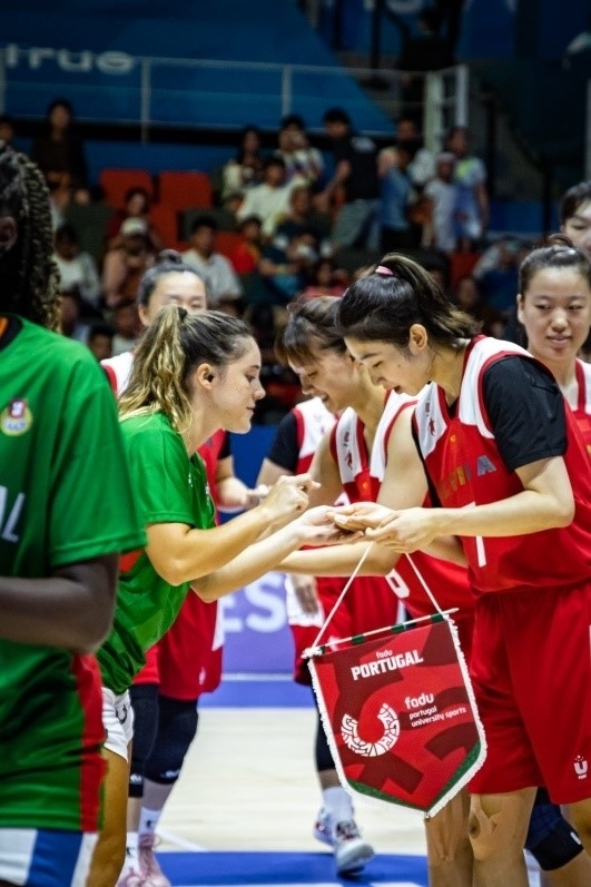 28日，成都大運會女籃項目葡萄牙隊對戰(zhàn)中國隊。 受訪者供圖