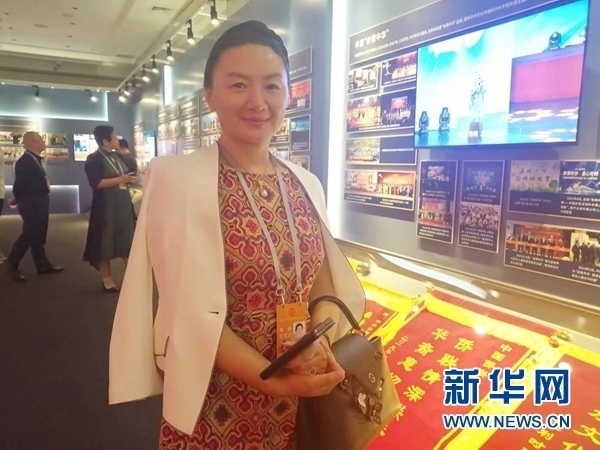 英國川商聯(lián)合總會會長宋汶栗。新華網(wǎng)記者 侯強(qiáng) 攝