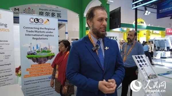 9月2日，巴基斯坦駐華使館商務(wù)參贊古拉姆·卡迪爾接受人民網(wǎng)記者采訪。人民網(wǎng)記者 趙雯博攝