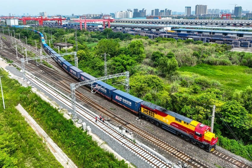 中歐班列（成渝）駛出成都國際鐵路港。青白江區(qū)委宣傳部供圖