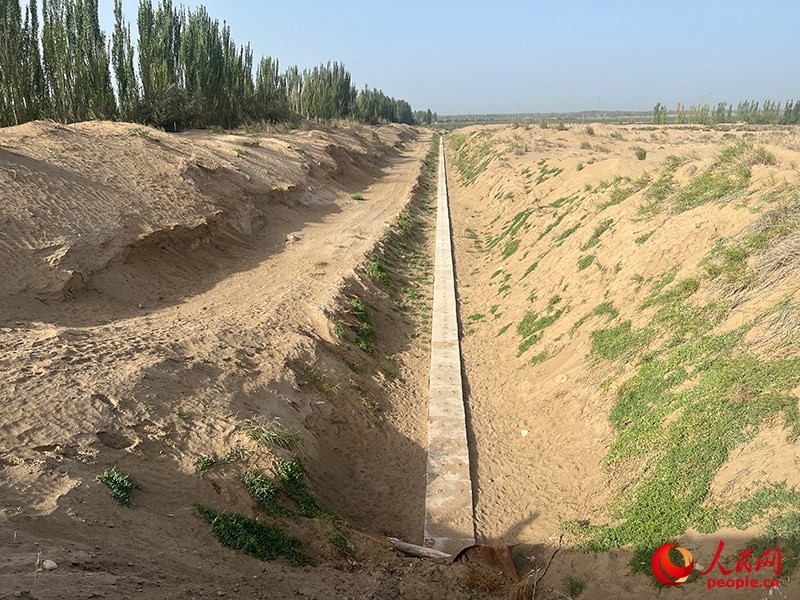 斗渠改造后，大大提高了輸水效率。人民網(wǎng)記者 常雪梅攝