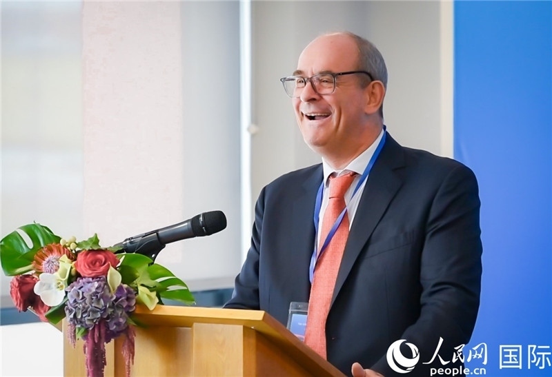 圖為倫敦?戶港代表致辭。人民網(wǎng) 郭錦標攝