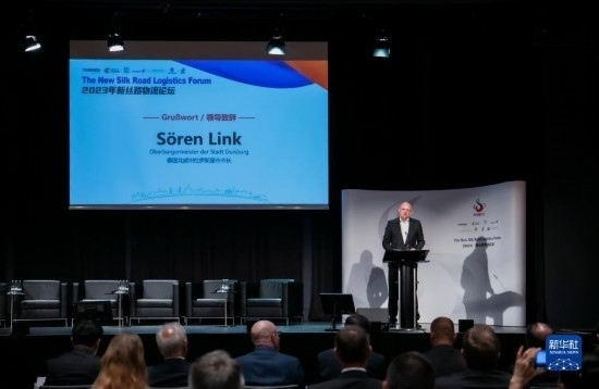 9月21日，在德國杜伊斯堡，杜伊斯堡市市長澤倫·林克出席2023新絲路物流論壇并致辭。新華社記者 張帆 攝