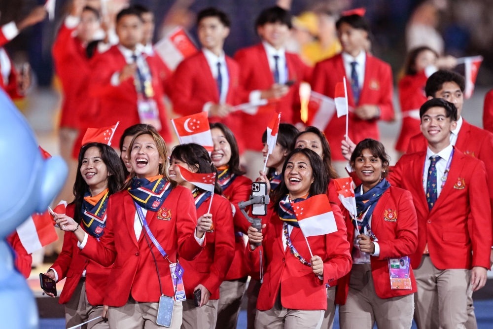 新加坡代表團(tuán)在開幕式上入場(chǎng)。