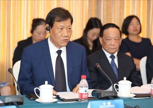 中國(guó)社會(huì)工作聯(lián)合會(huì)會(huì)長(zhǎng)陳存根致辭。主辦方供圖