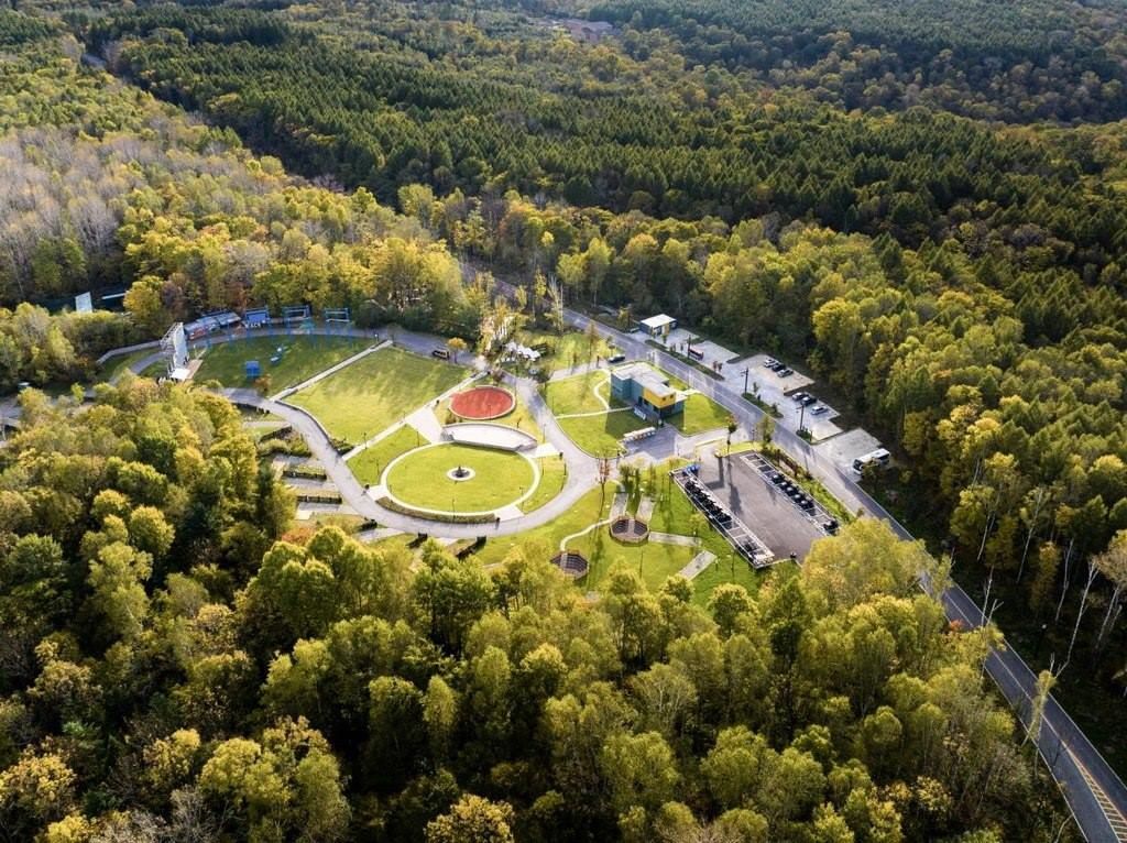 長白山華美勝地已實現(xiàn)“綠電”直供。嚴磊攝