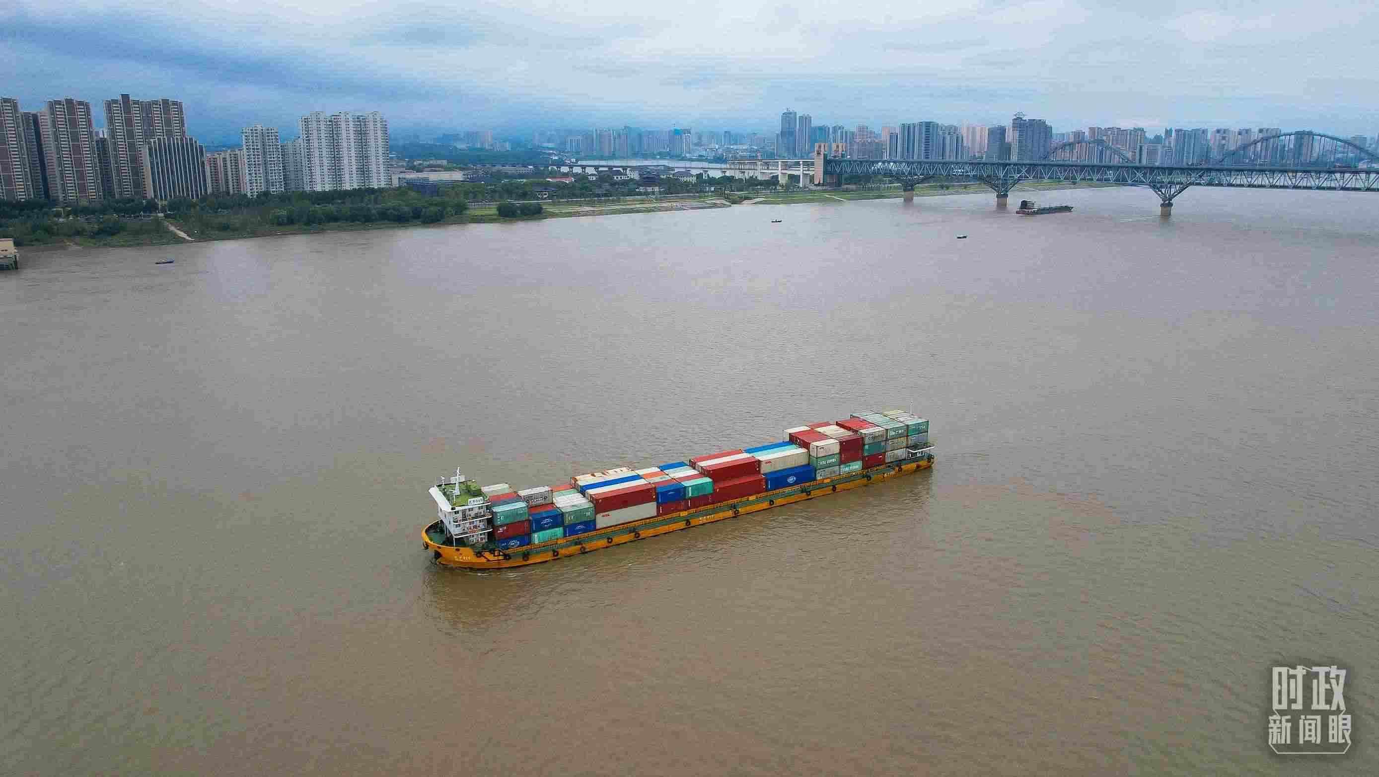 △長江九江段。（總臺央視記者范凱拍攝）