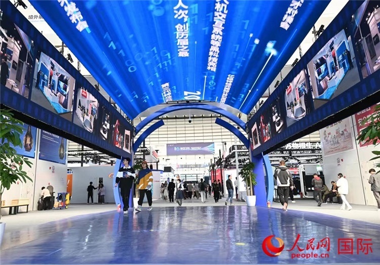 11月7日上午，2023年世界互聯(lián)網(wǎng)大會“互聯(lián)網(wǎng)之光”博覽會在浙江烏鎮(zhèn)開幕。人民網(wǎng)記者 葉賓得攝