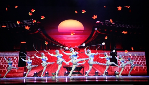 雜技《俏花旦·集體空竹》節(jié)目照。主辦方供圖