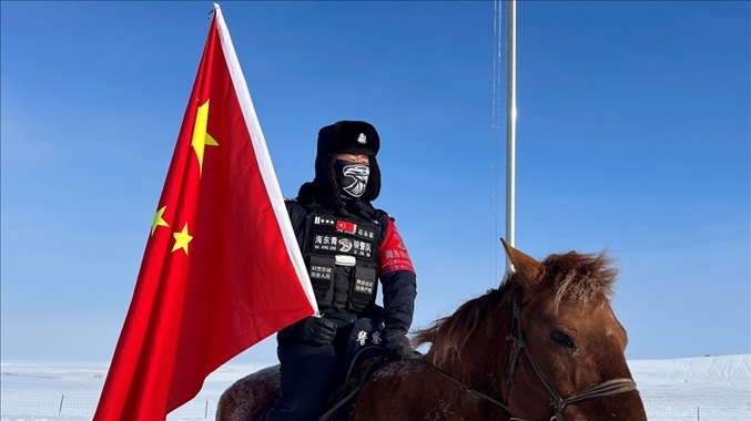 呼倫貝爾陳巴爾虎旗公安局副局長石永志。人民網(wǎng)記者 張敏穎攝