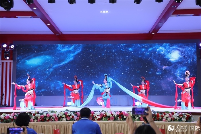 才藝表演環(huán)節(jié)。人民網(wǎng)記者 孫廣勇攝