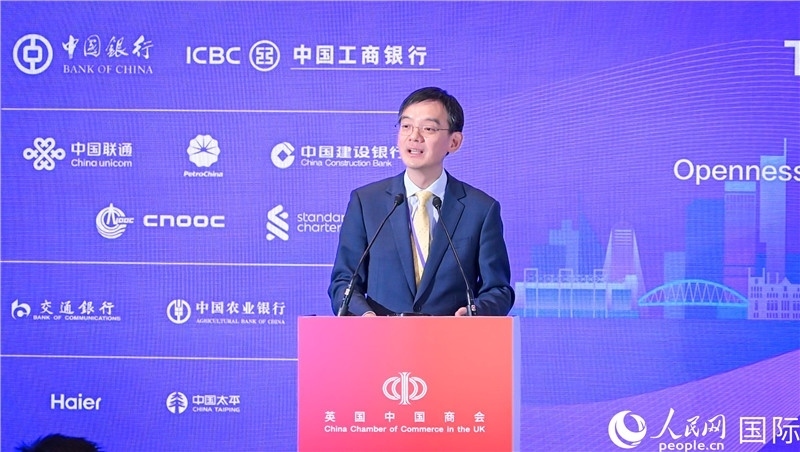 1. 英國(guó)中國(guó)商會(huì)會(huì)長(zhǎng)、中國(guó)銀行倫敦分行行長(zhǎng)方文建 致歡迎辭。郭錦標(biāo)攝_副本