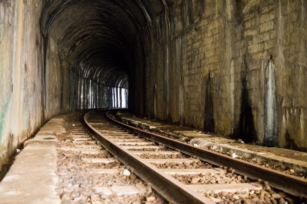 這是2013年3月22日拍攝的河口境內(nèi)的米軌鐵路。