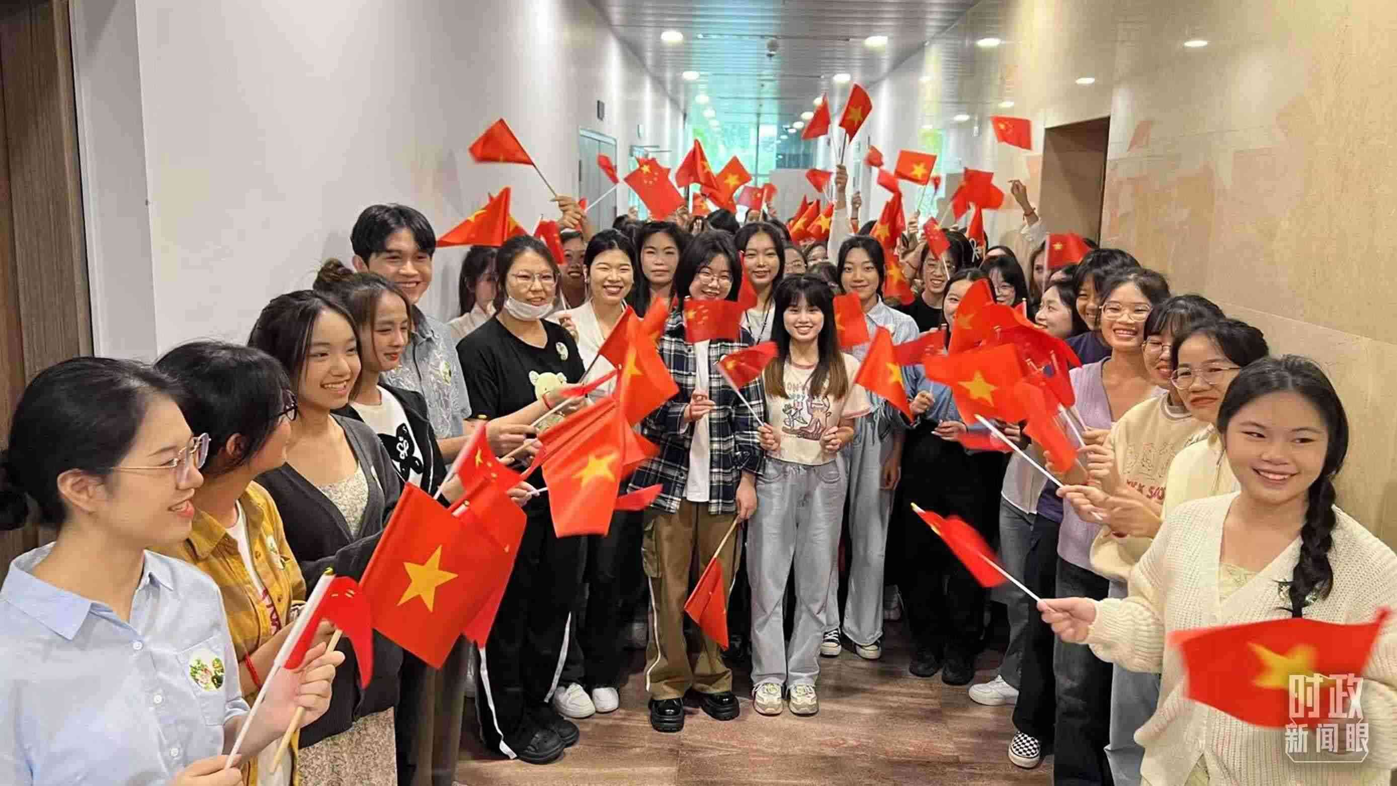 △中越青年齊聚一堂。（總臺(tái)央視記者程鋮拍攝）