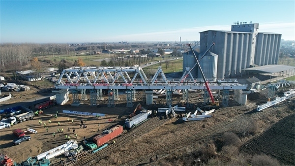 維爾巴斯特大橋鳥瞰。 匈塞鐵路中方聯(lián)營體供圖