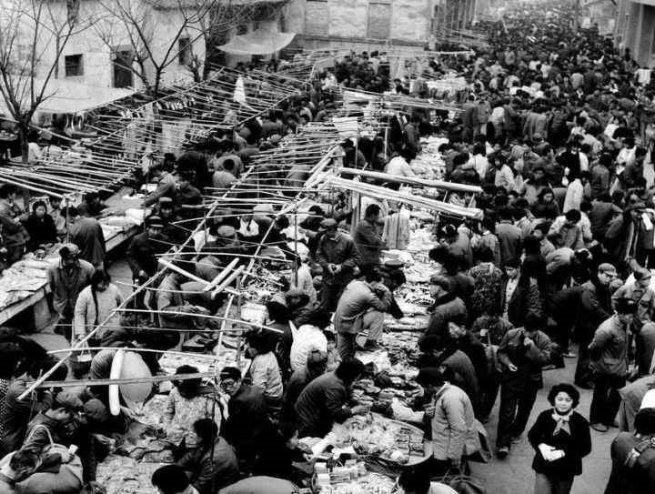 1982年，義烏湖清門馬路市場場景。拍友 金福根 攝