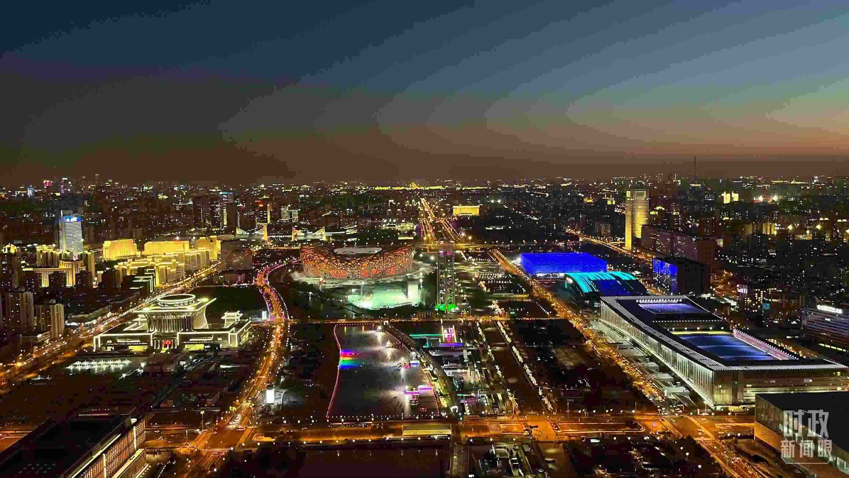 △2023年12月31日，從北京奧林匹克塔俯拍北京城區(qū)。（總臺(tái)央視記者金雨秋拍攝）