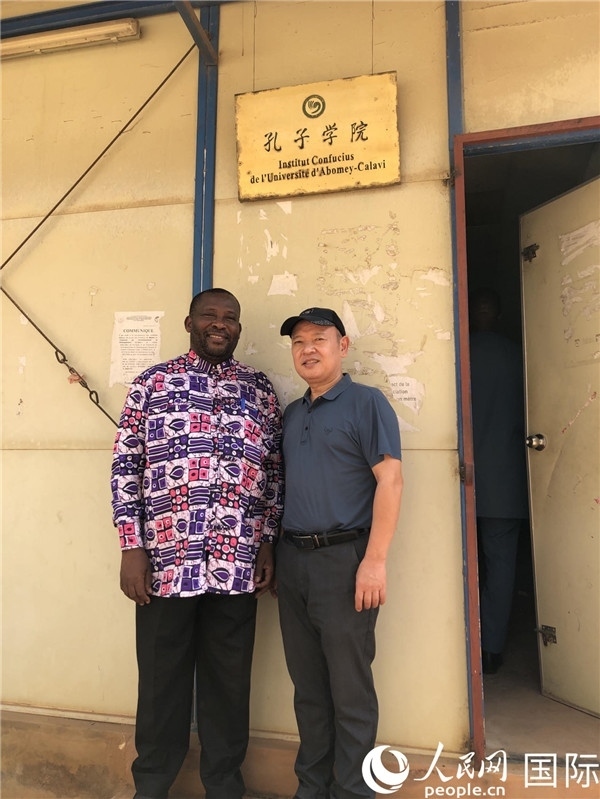 中方院長趙華修和貝方院長于連合影。人民網(wǎng)記者 黃培昭攝