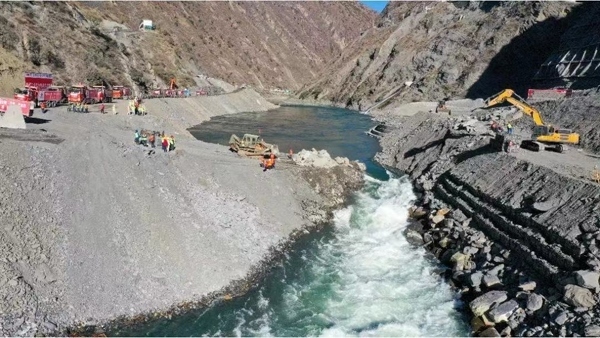 卡拉水電站實(shí)現(xiàn)大江截流。受訪者供圖