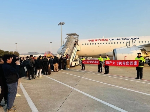 2024春運第一天，東航4架C919大飛機全部投入商業(yè)運營。東航供圖