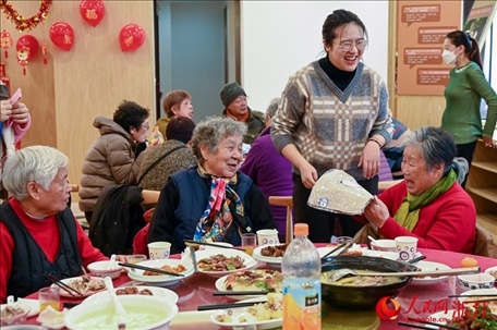 活動(dòng)準(zhǔn)備了抽獎(jiǎng)環(huán)節(jié)。人民網(wǎng)記者 葉賓得攝