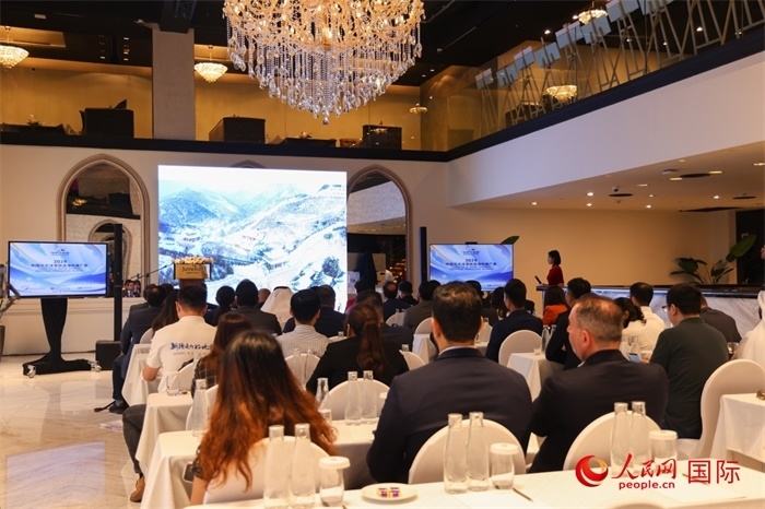 2日，“你好！中國”——2024中國北方冰雪旅游海外推廣季阿聯(lián)酋專場活動在阿聯(lián)酋迪拜舉行。人民網(wǎng)記者任皓宇攝