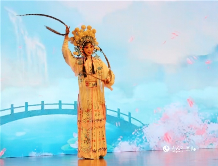 四川省成都市川劇研究院帶來了精彩的川劇演出。人民網記者 李志偉攝