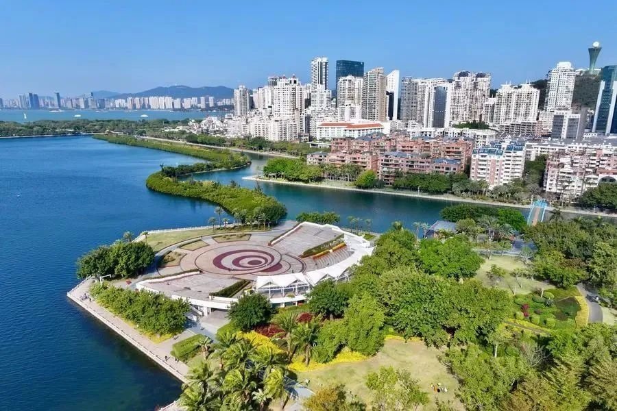 △1月24日，廈門筼筜湖白鷺洲公園及周邊城市景觀。