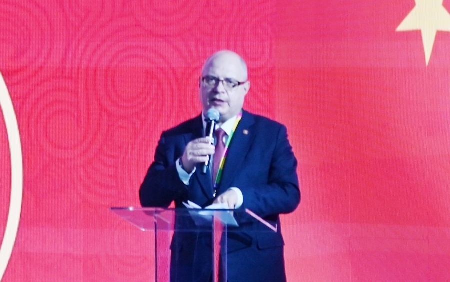 俄羅斯國(guó)家杜馬資產(chǎn)、土地和財(cái)產(chǎn)關(guān)系委員會(huì)主席兼俄中議員友好小組主席加夫里洛夫致辭。主辦方供圖 