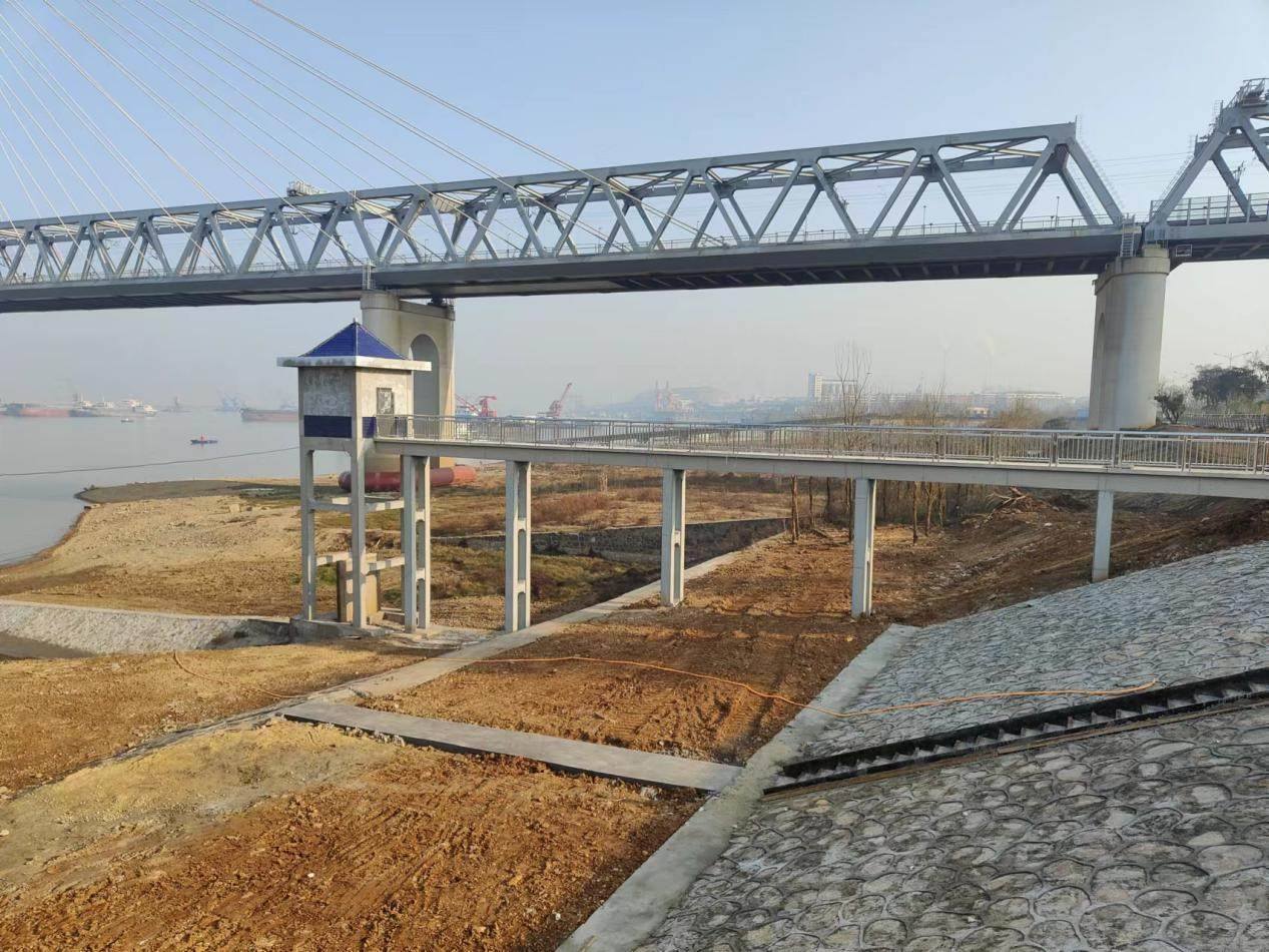 修復(fù)后的吉家湖低排閘。受訪者供圖