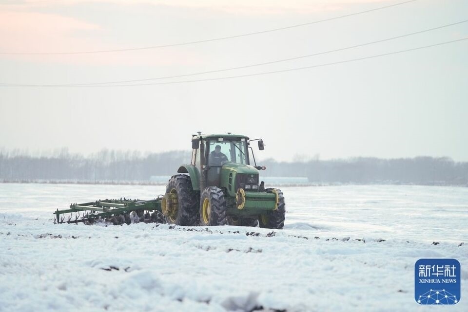 新華全媒+|“大糧倉”黑龍江春耕備耕火熱進行