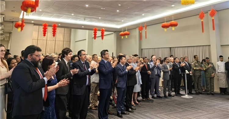 當?shù)貢r間3月27日，中國駐累西腓新任總領(lǐng)事蘭和平舉行到任招待會。圖為招待會現(xiàn)場。中國駐累西腓總領(lǐng)事館供圖