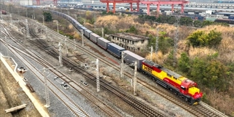 全國鐵路實行新的貨物列車運行圖。國鐵集團供圖