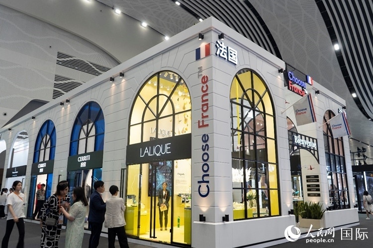 第四屆中國(guó)國(guó)際消費(fèi)品博覽會(huì)法國(guó)國(guó)家館。人民網(wǎng) 常沙攝