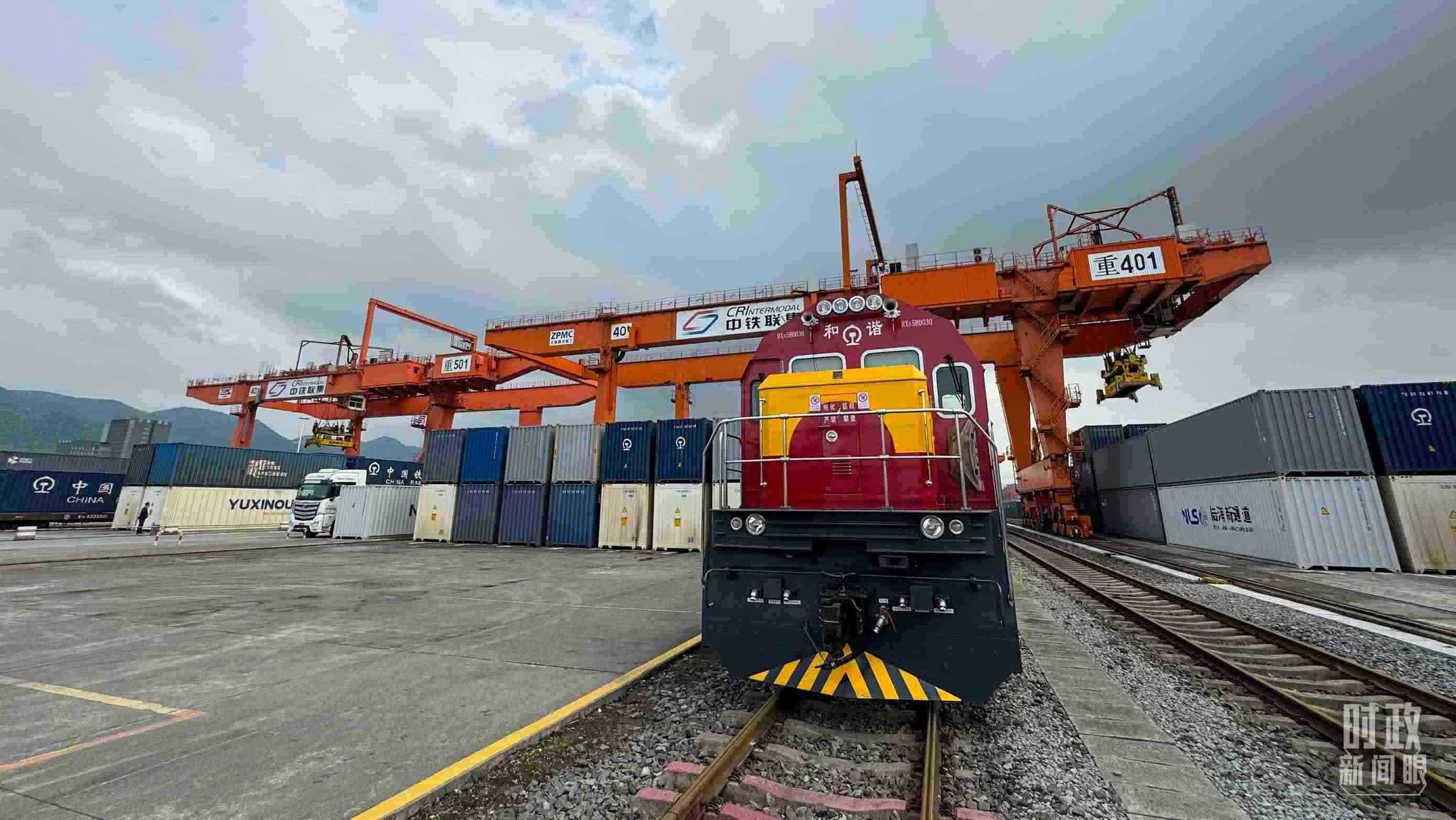 △重慶國際物流樞紐園區(qū)。（總臺央視記者許永松拍攝）